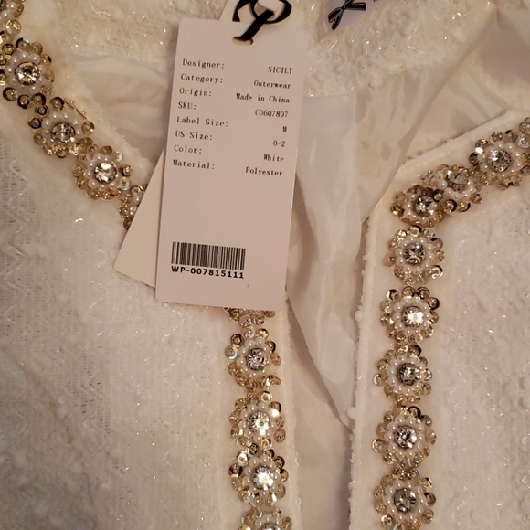 Blazer - Picture 3 of 3